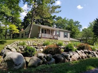 426 Sylvan Dr, Fontana, WI 53125