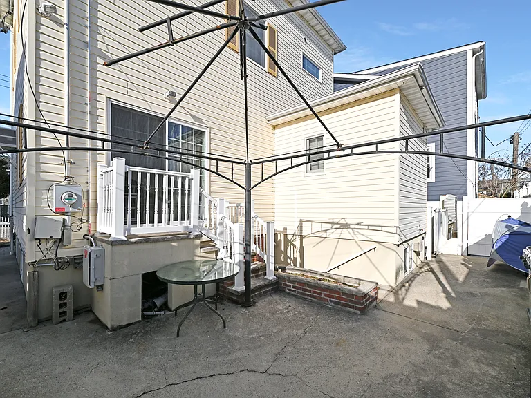 175 Baden Pl #A — Photo 2