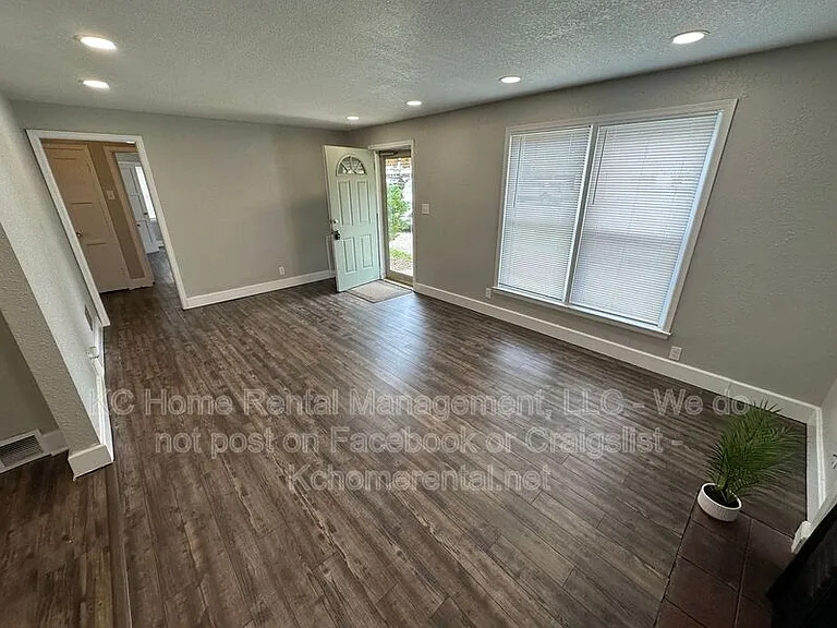 127 W 85th St — Photo 9