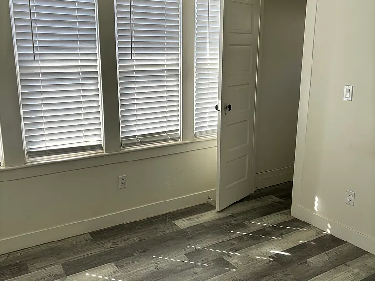 405 S Tremont St — Photo 8