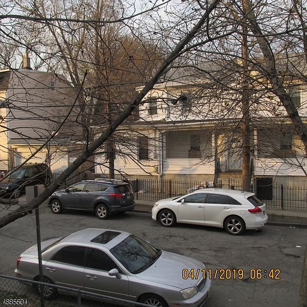 2nd image of 30 Stout St #32