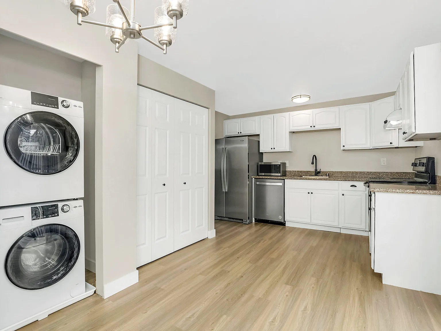 2 bed, 850 sqft, $2,395 — Photo 2