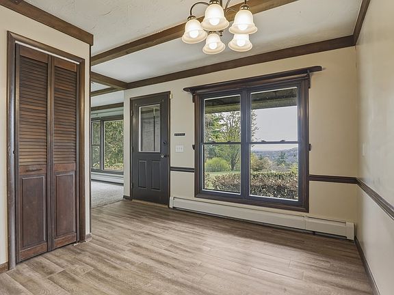 5th image of 1085 Sprague Rd