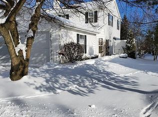 7173 W Cross Creek Trl, Brecksville, OH 44141