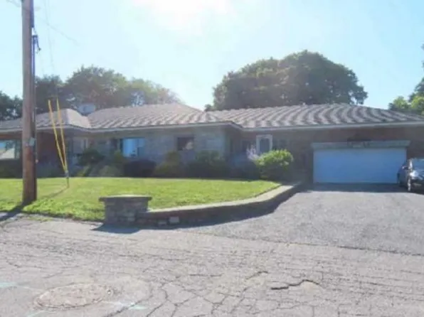 168 Park St, Clinton, MA 01510