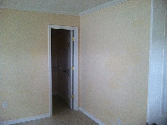 5th image of 1027 SE 17th Pl