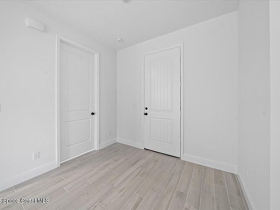 4th image of 607 Gagnon St SE