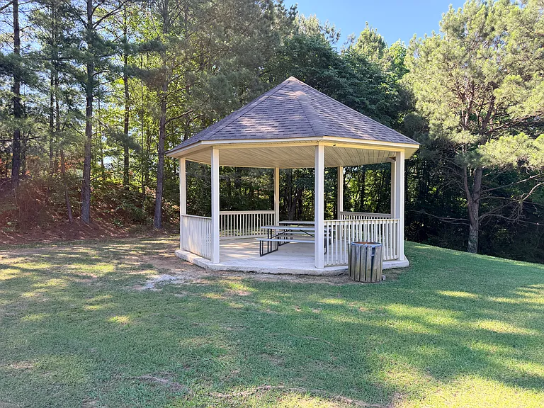 2938 Summit Dr — Photo 6