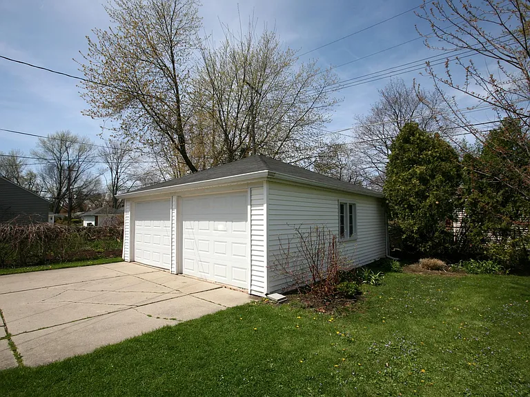16982 Dunblaine Ave — Photo 3