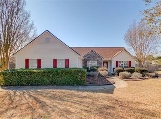 1553 Nicole Ridge Ct, Loganville, GA 30052