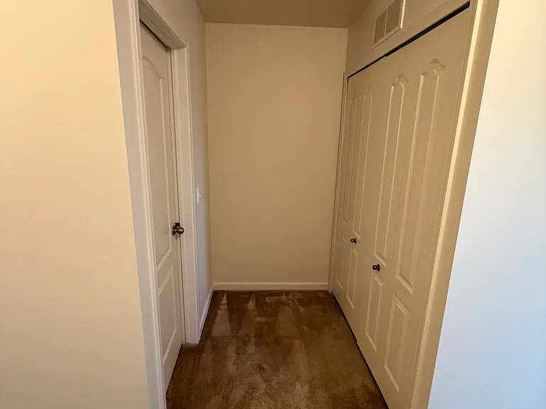 102 Riversedge Dr — Photo 11