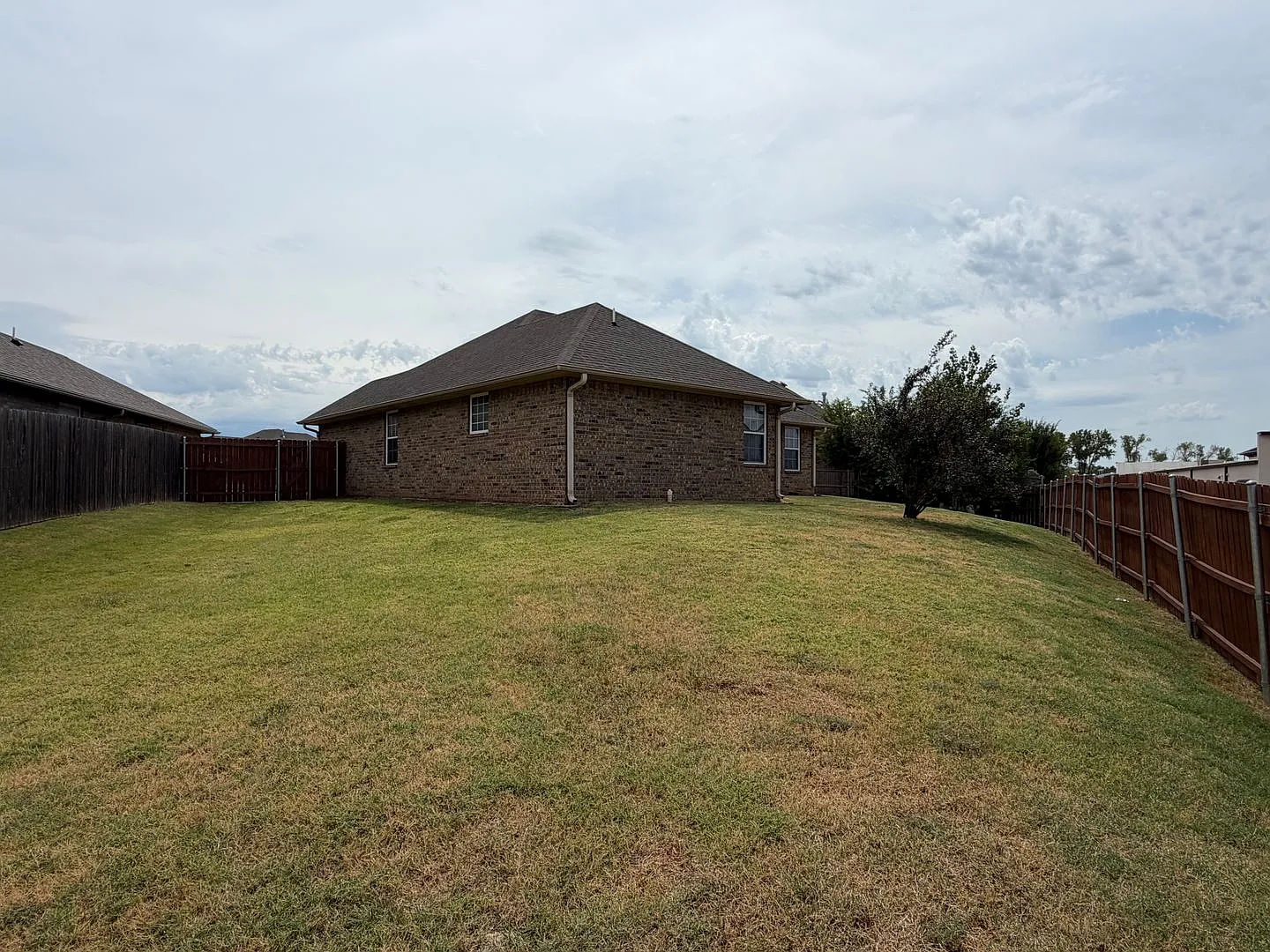 4428 Peachtree Dr. — Photo 3