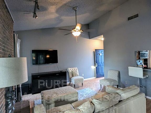 5th image of 1720 NE Green Oaks Blvd #203