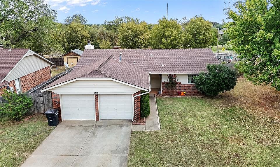 1st image of 908 Cottonwood Dr