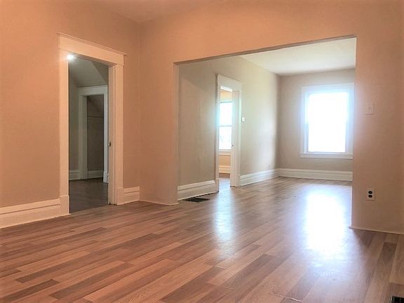 4th image of 50 Aldrich Pl