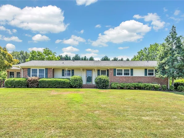 210 Sunset Dr, Liberty, SC 29657
