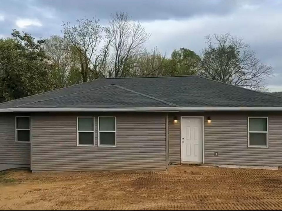 1st image of 2426 Highland Dr