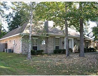 1st image of 110 Fontainbleau Dr