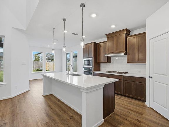 2nd image of 21818 Erskine Peaks Pl