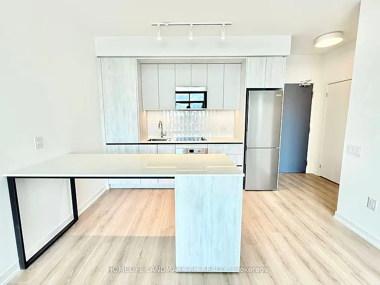2485 Eglinton Ave W #1519 — Photo 5