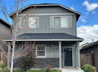 160 NW 30th St, Redmond, OR 97756
