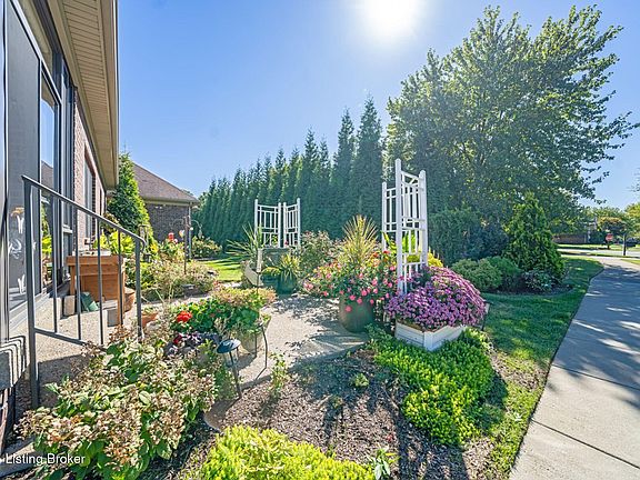 5th image of 3632 Meridian Gardens Dr