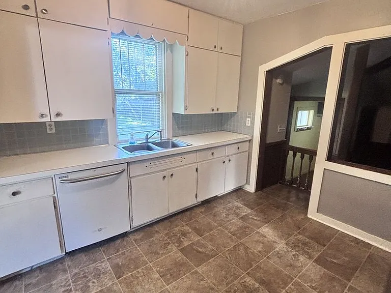 223 Highland Ave #110 — Photo 8