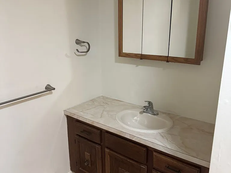 9 & 11 Oakview Dr. — Photo 11