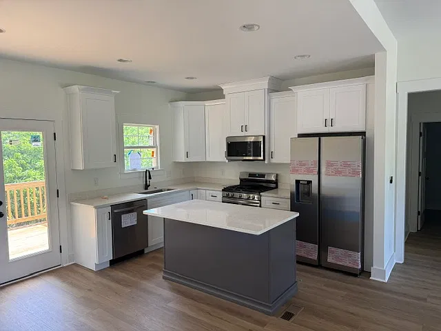 112 Rogers Ave — Photo 3