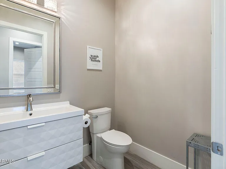 2252 E South Mountain Ave — Photo 33