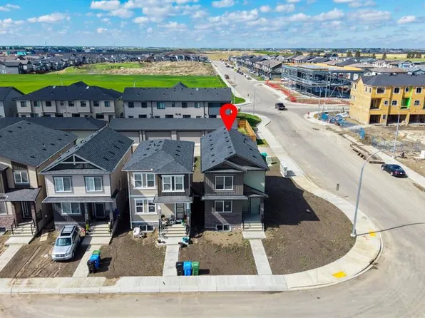 160 S Belvedere Park SE, Calgary, AB T2A 0M3