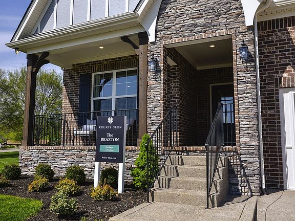 2nd image of 533 Oxford Dr
