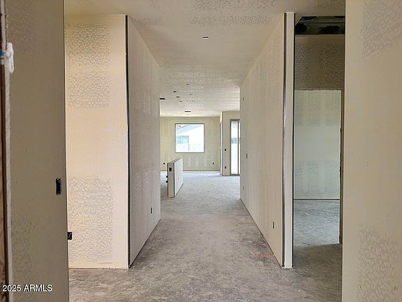 3rd image of 5626 W OLNEY Avenue