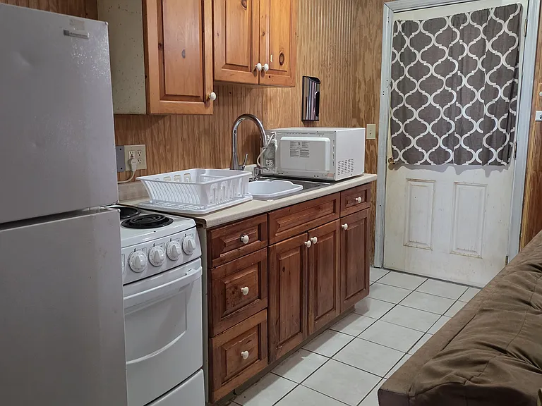 270 Bank St #4 — Photo 3