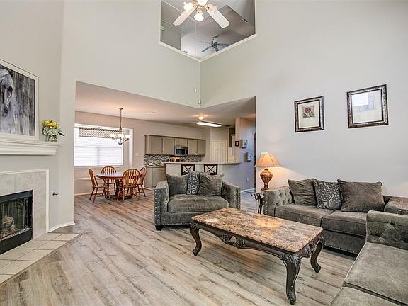 5th image of 5920 Blue Spruce Ln