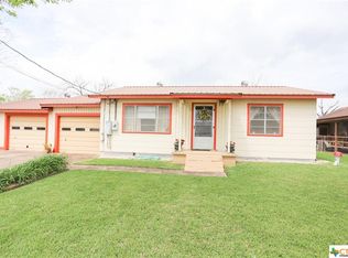 621 E La Fayette St, La Grange, TX 78945
