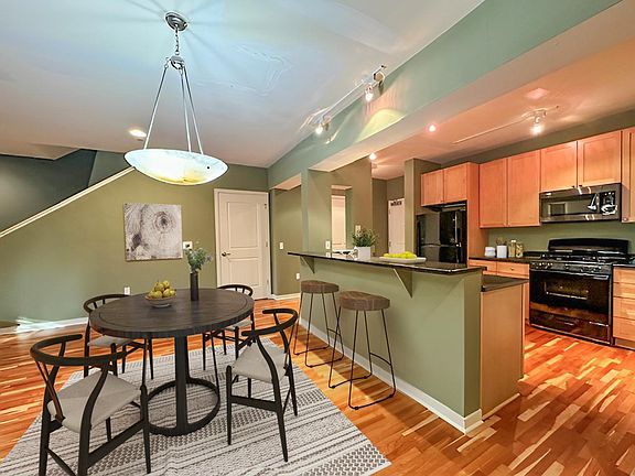 5th image of 232 8th St E #232