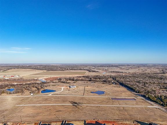 5th image of 19 Stone River Ranch Dr