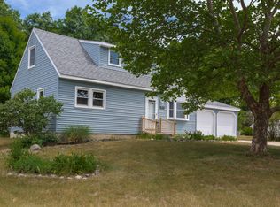 10785 Settlewood Dr SE, Lowell, MI 49331