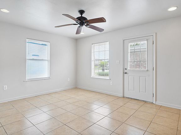 5th image of 3324 Shangri La Dr #1