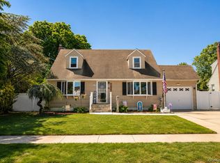 210 Willard Avenue, Farmingdale, NY 11735