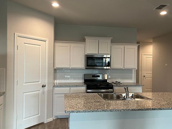3rd image of 8520 Little Acorn Dr
