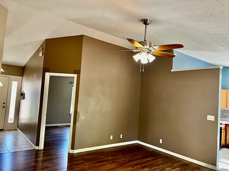 237 Cromwell Ct — Photo 20