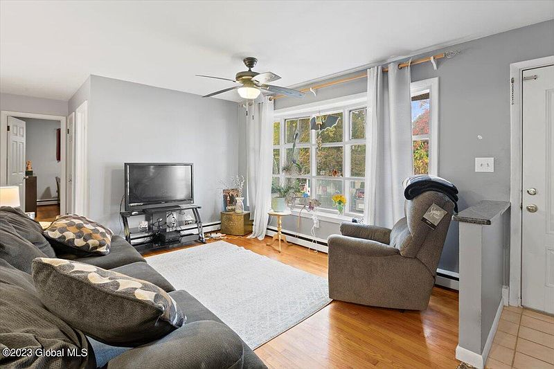 4th image of 26 Blanchard Avenue