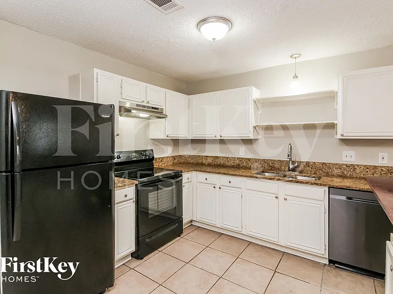 4417 Cordova Ln — Photo 7