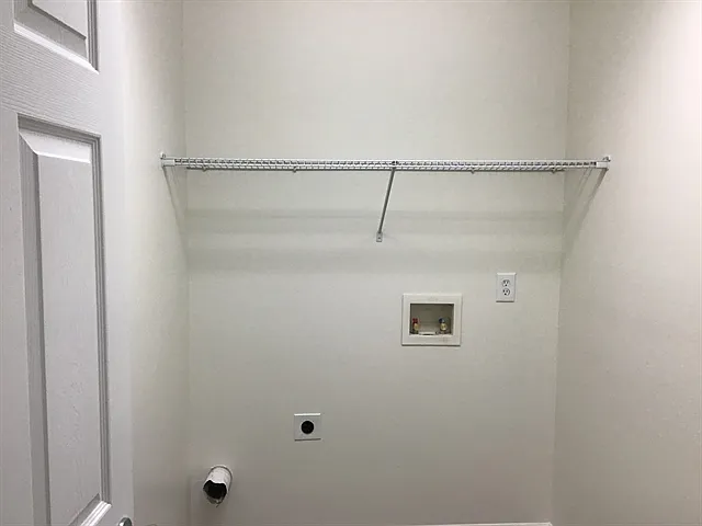 2512 Walnut Tree Ln — Photo 19