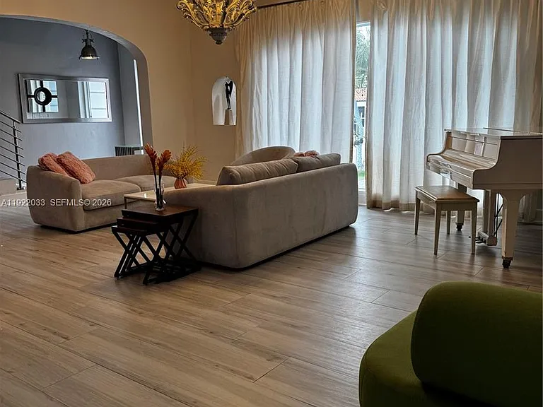 3470 Sheridan Ave — Photo 6