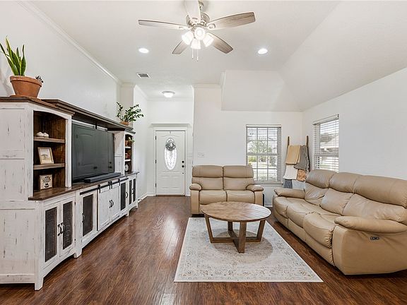 3rd image of 4136 Whispering Creek Dr