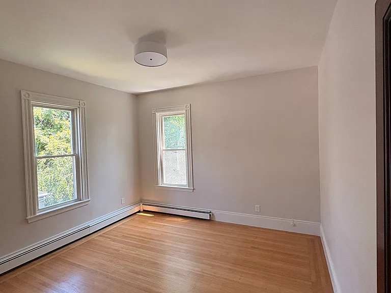 14 Adelaide St #1 — Photo 8