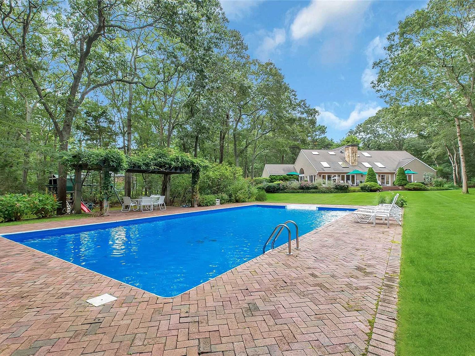 28 Old Meetinghouse Road, Quogue, NY 11959 Zillow